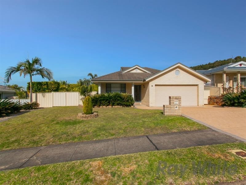 49 Green Point Drive, Belmont NSW 2280