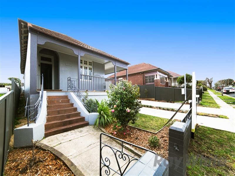 74 Carrington Street, Mayfield NSW 2304