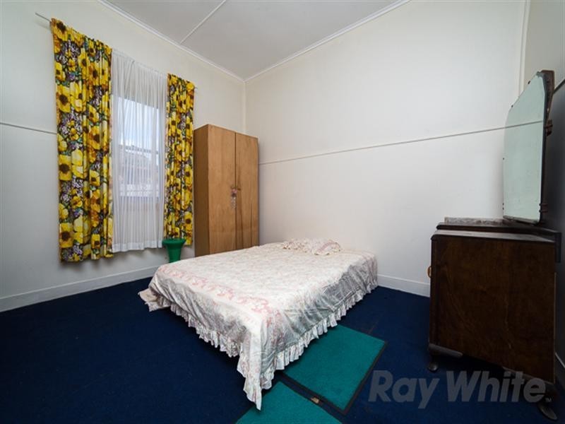 13 Brisbane Waters Road, Adamstown Heights NSW 2289