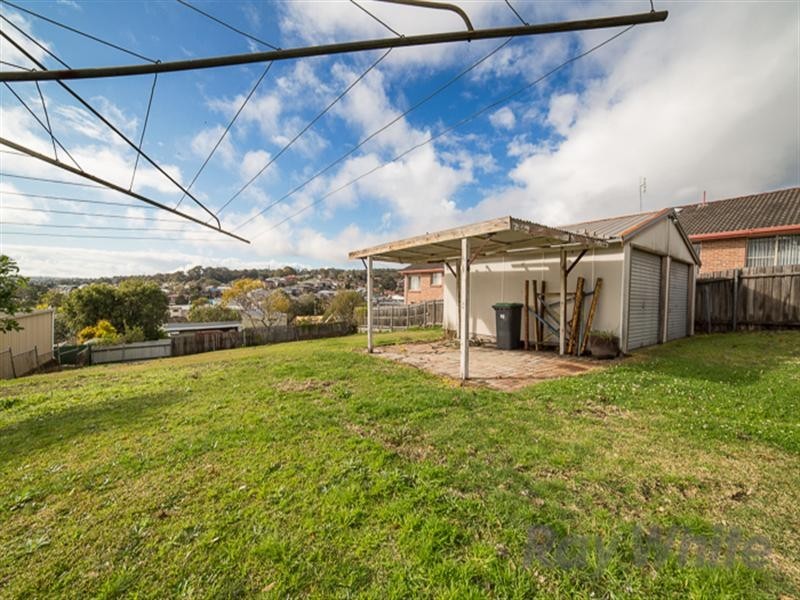 13 Brisbane Waters Road, Adamstown Heights NSW 2289