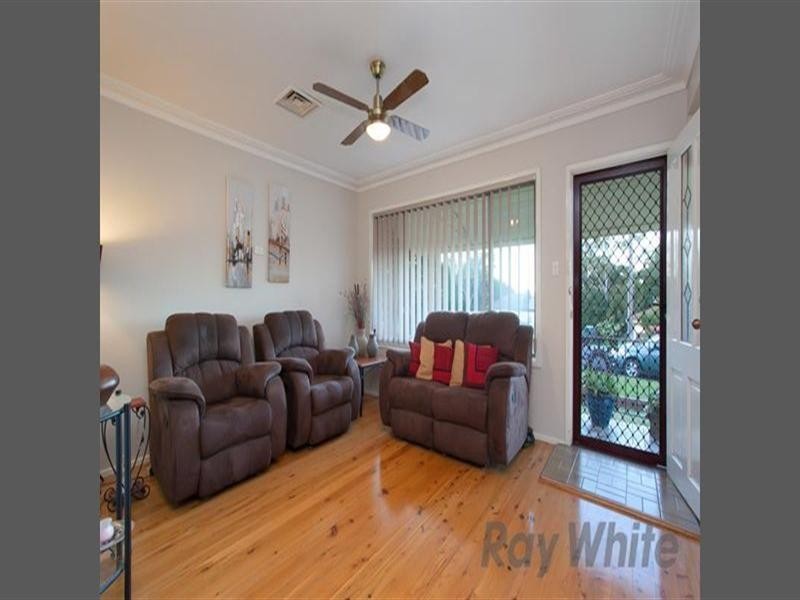 11 Mount Street, Maryland NSW 2287