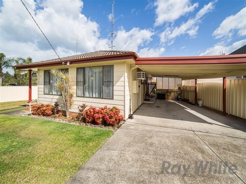 17 Railway Crescent, Belmont North NSW 2280
