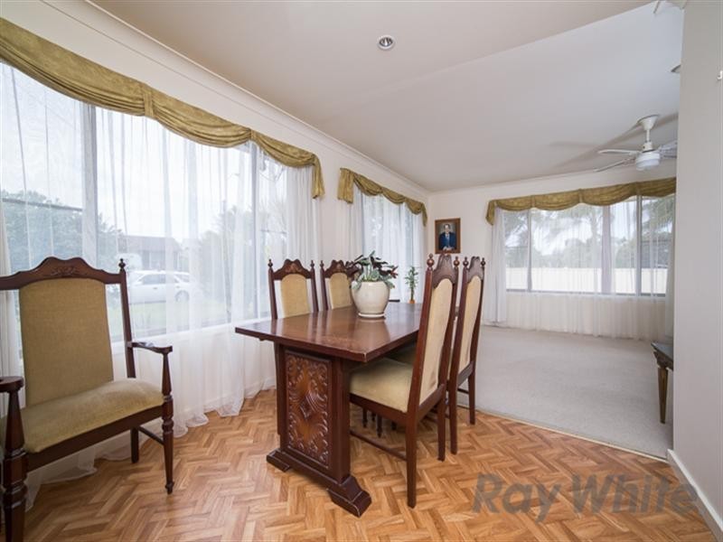 17 Railway Crescent, Belmont North NSW 2280