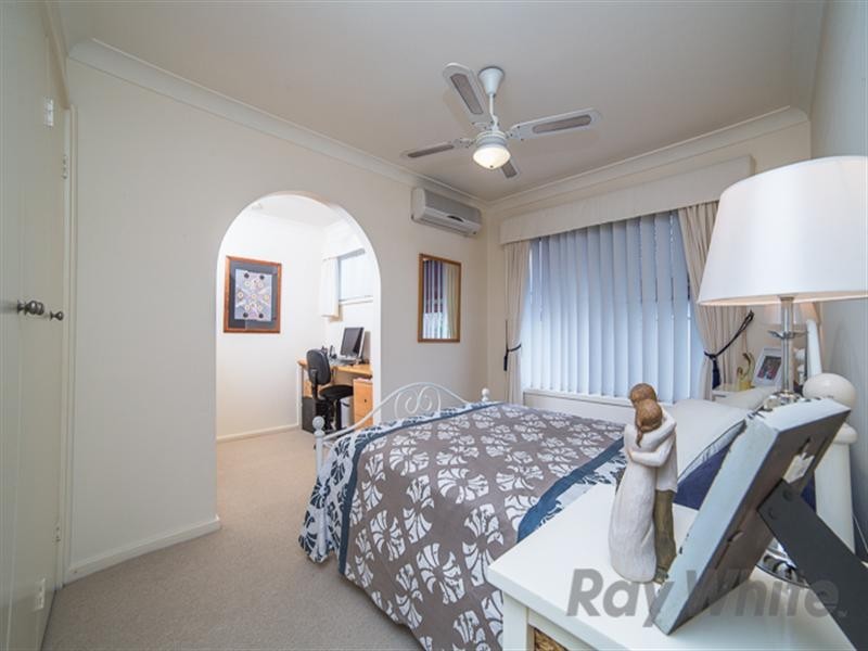 17 Railway Crescent, Belmont North NSW 2280