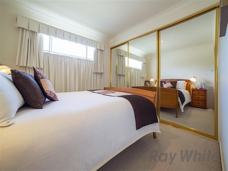 17 Railway Crescent, Belmont North NSW 2280