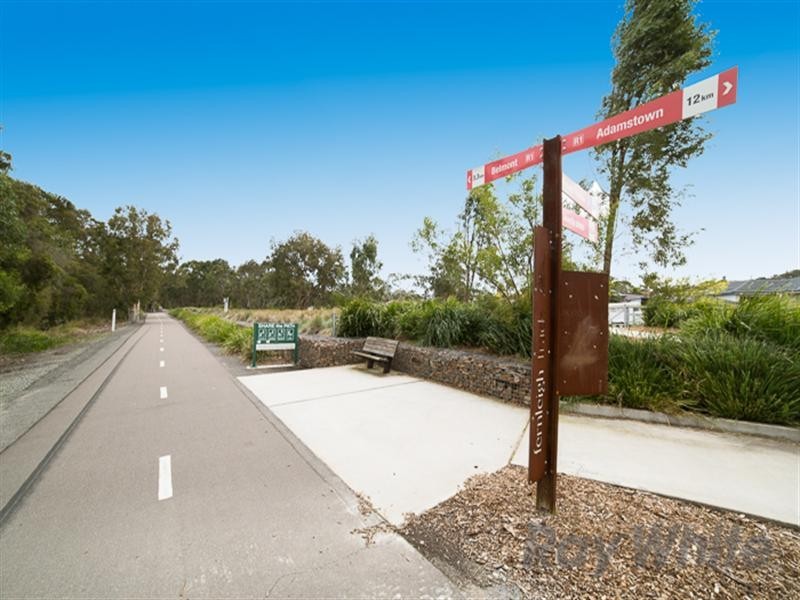 17 Railway Crescent, Belmont North NSW 2280