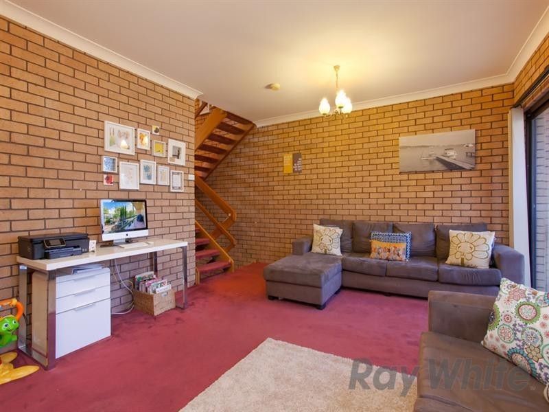 8/17 Campbell Street, Warners Bay NSW 2282