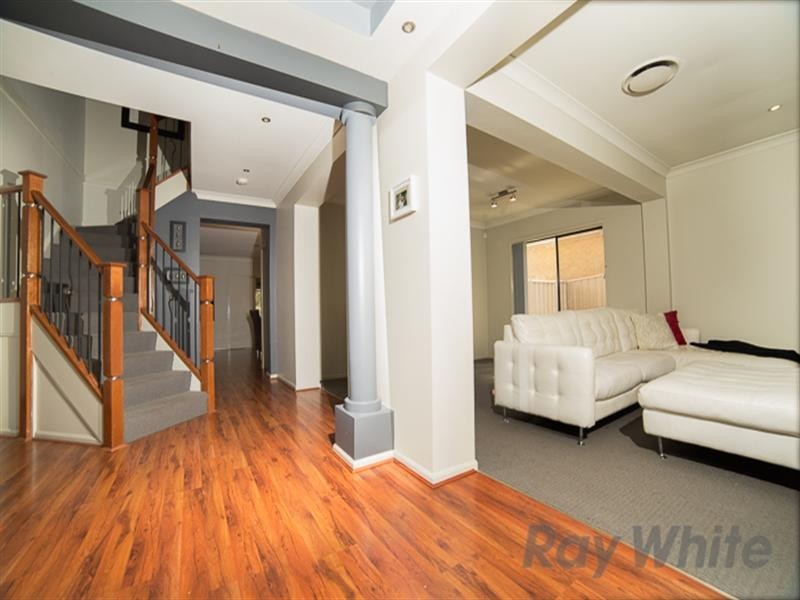 27 Hadlow Drive, Cameron Park NSW 2285