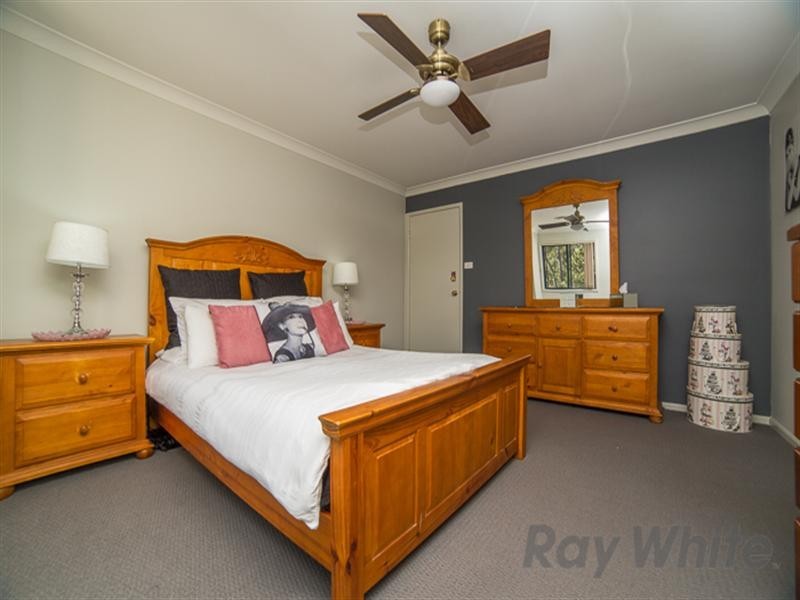 27 Hadlow Drive, Cameron Park NSW 2285