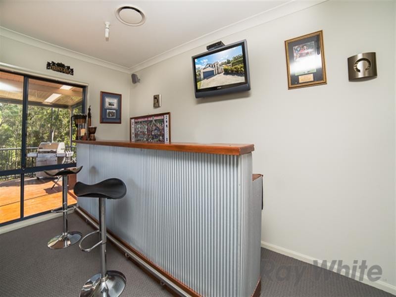 27 Hadlow Drive, Cameron Park NSW 2285