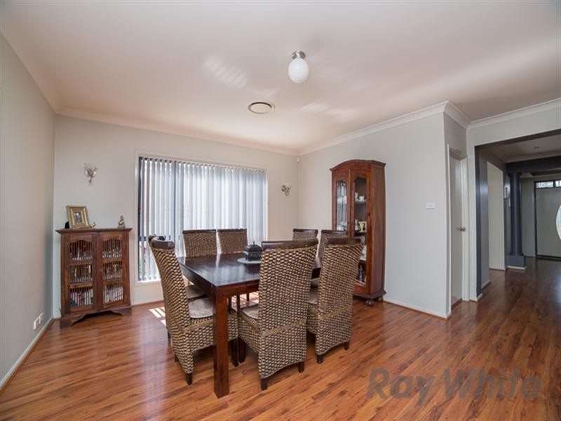 27 Hadlow Drive, Cameron Park NSW 2285