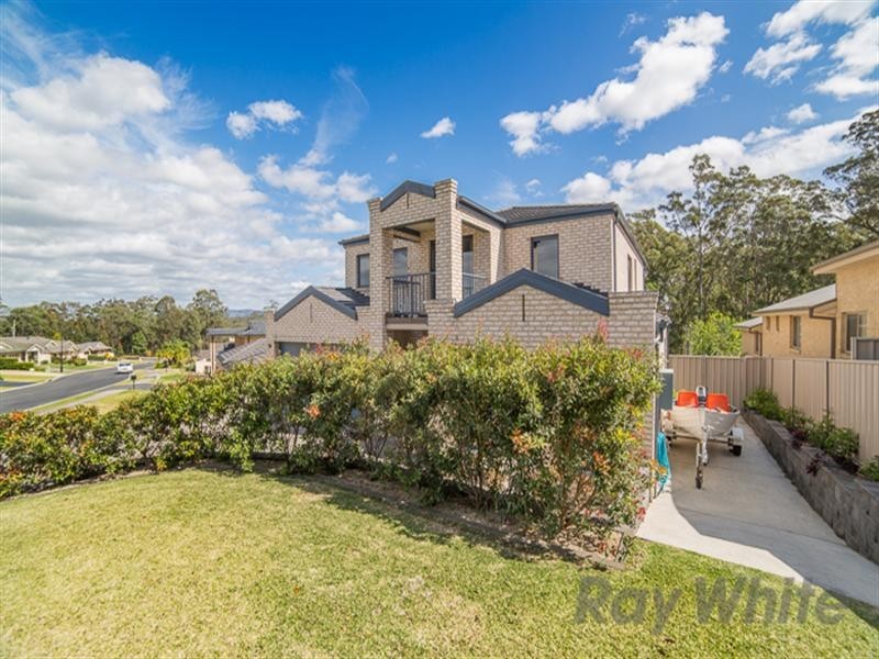 27 Hadlow Drive, Cameron Park NSW 2285