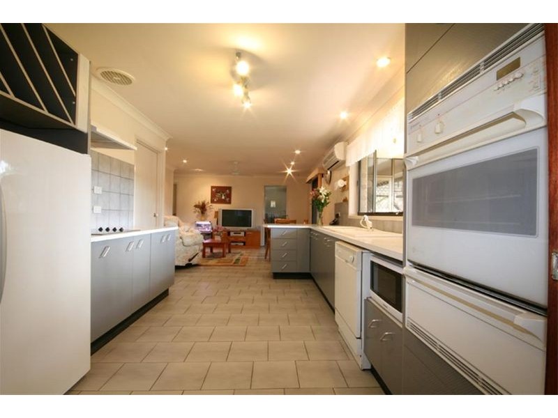 17 Shady Avenue, Salt Ash NSW 2318