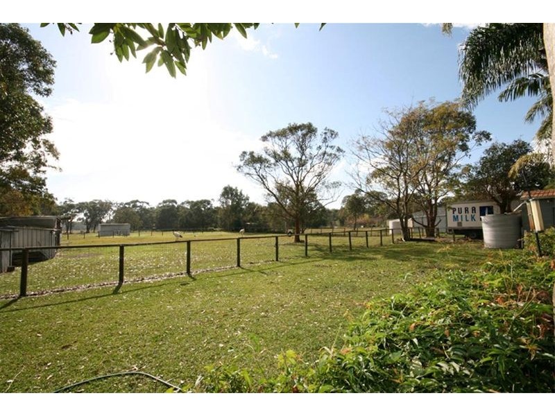 17 Shady Avenue, Salt Ash NSW 2318