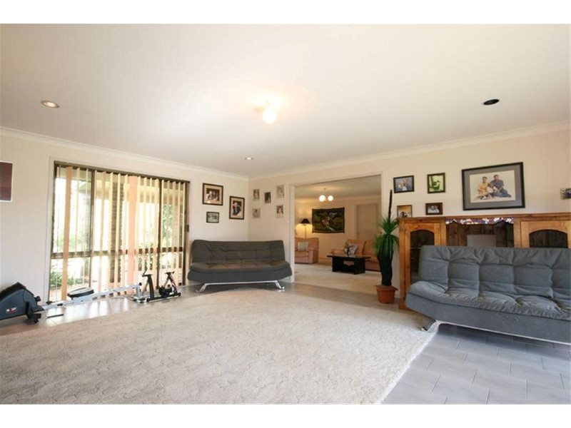 17 Shady Avenue, Salt Ash NSW 2318