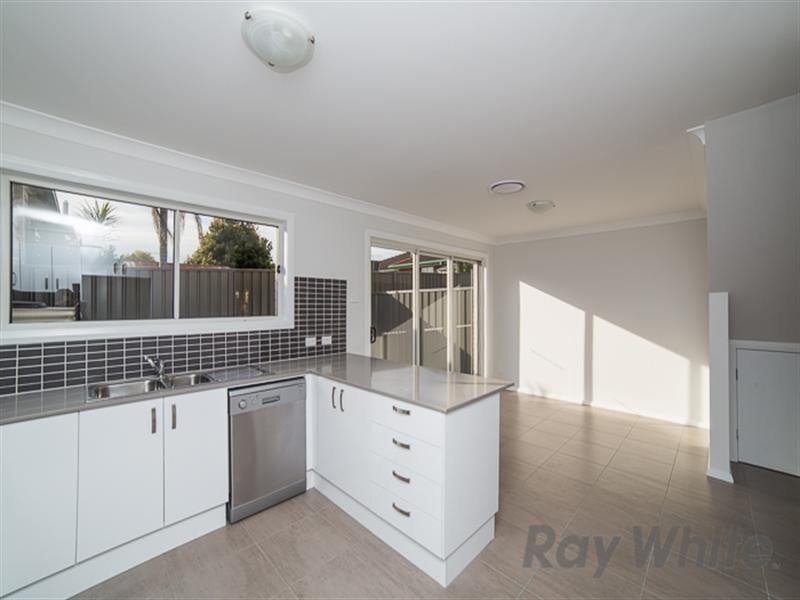 5/2 Conmurra Circuit, Shortland NSW 2307