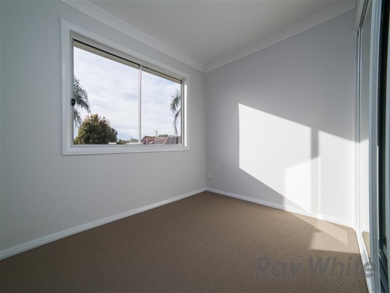 5/2 Conmurra Circuit, Shortland NSW 2307