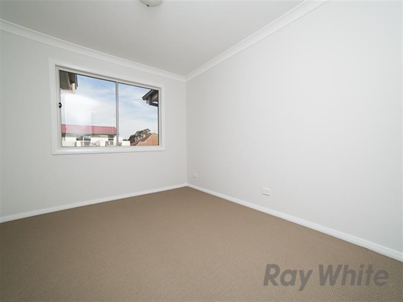 5/2 Conmurra Circuit, Shortland NSW 2307
