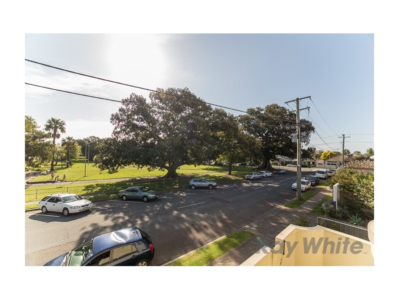 2/5 Steel Street, Hamilton NSW 2303