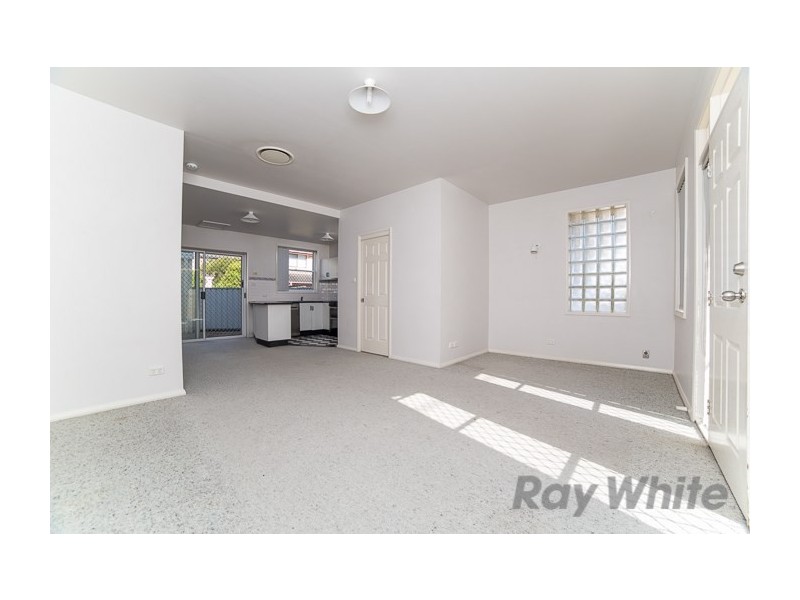 2/5 Steel Street, Hamilton NSW 2303