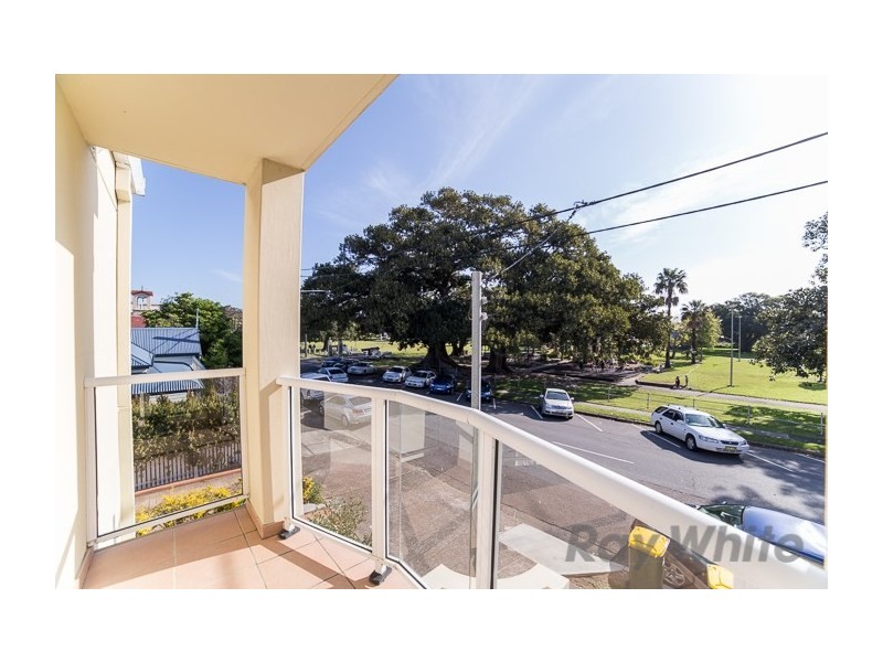 2/5 Steel Street, Hamilton NSW 2303