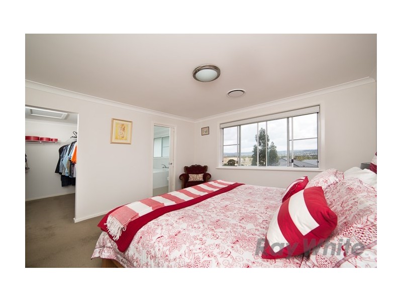 50 Delaware Drive, Macquarie Hills NSW 2285