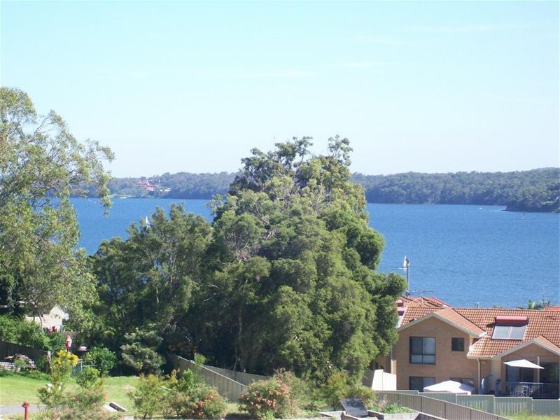 56 Thompson Road, Speers Point NSW 2284