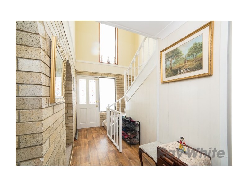 4 Atherton Close, Rankin Park NSW 2287