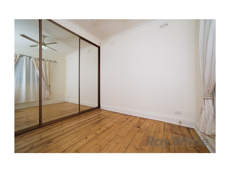 11 Cameron Street, Hamilton NSW 2303