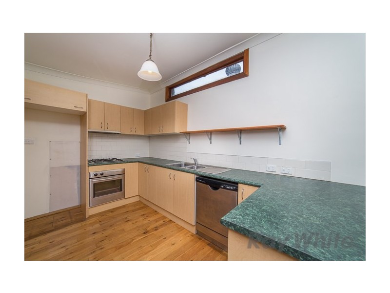 11 Cameron Street, Hamilton NSW 2303