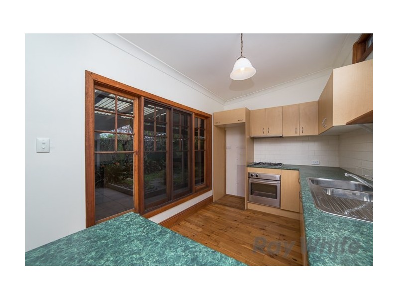 11 Cameron Street, Hamilton NSW 2303