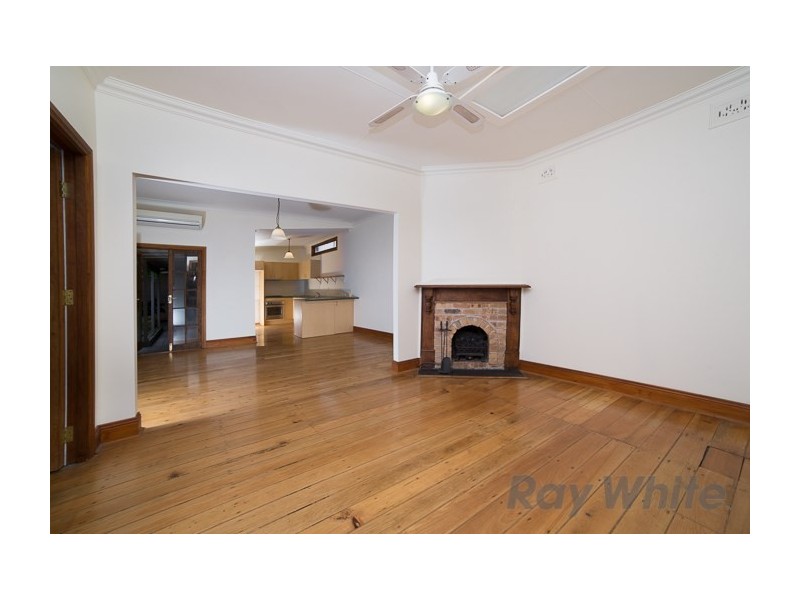 11 Cameron Street, Hamilton NSW 2303