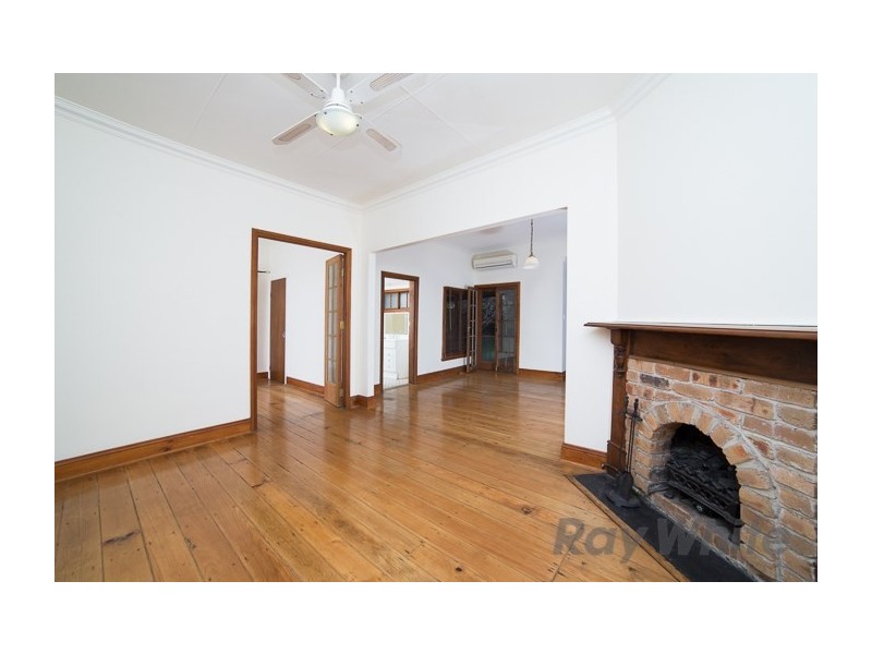 11 Cameron Street, Hamilton NSW 2303