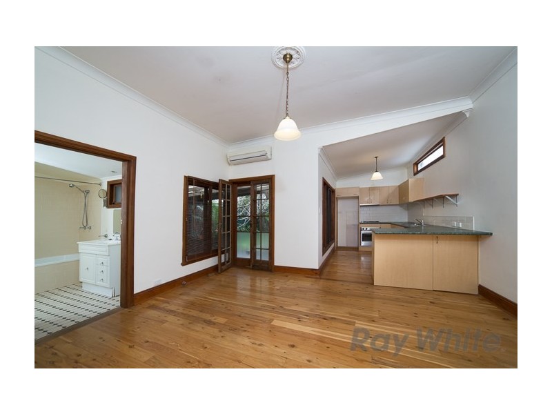 11 Cameron Street, Hamilton NSW 2303