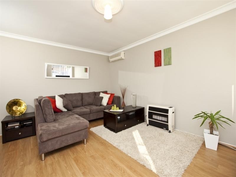 8 Hollingsford Crescent, Carrington NSW 2294