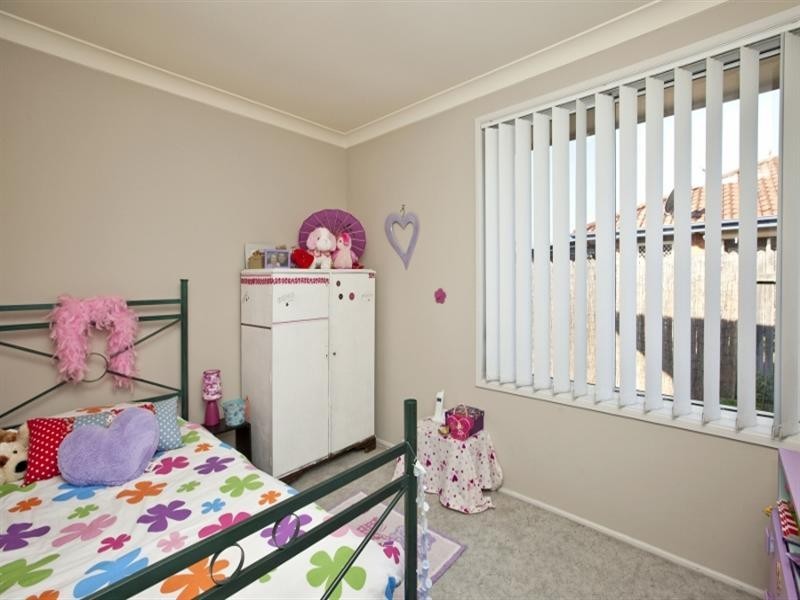 8 Hollingsford Crescent, Carrington NSW 2294