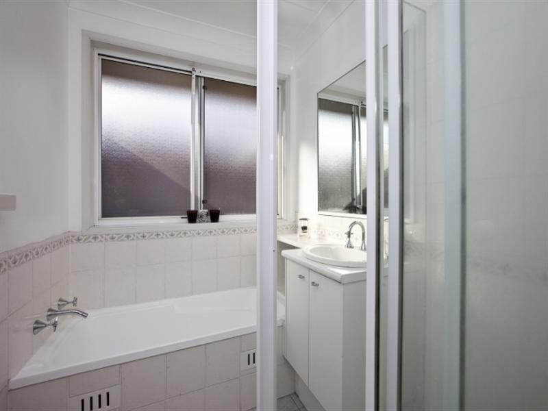 8 Hollingsford Crescent, Carrington NSW 2294