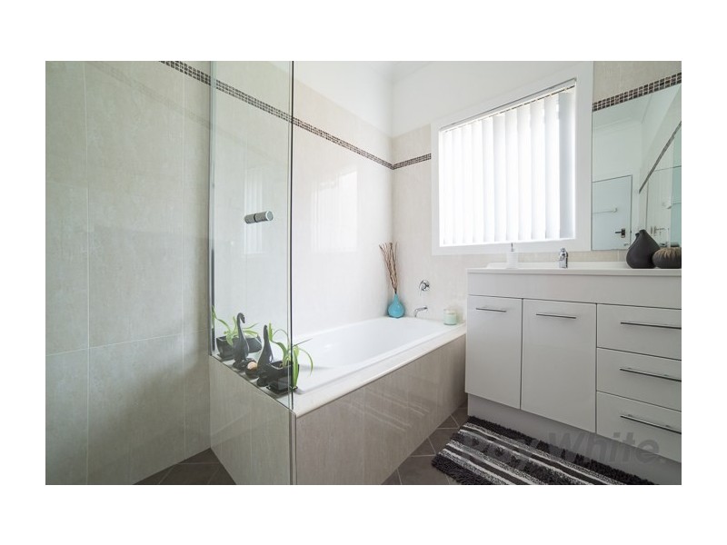 24 Grayson Avenue, Kotara NSW 2289