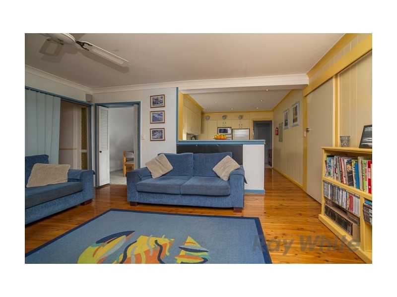 8 Regent Street, Tingira Heights NSW 2290