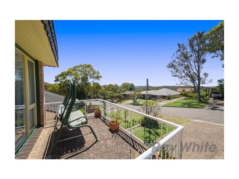 8 Regent Street, Tingira Heights NSW 2290