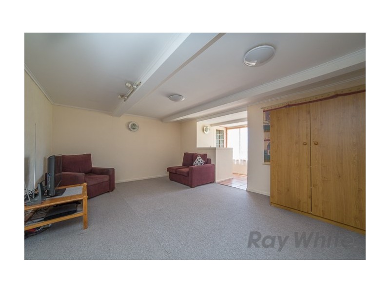 8 Regent Street, Tingira Heights NSW 2290