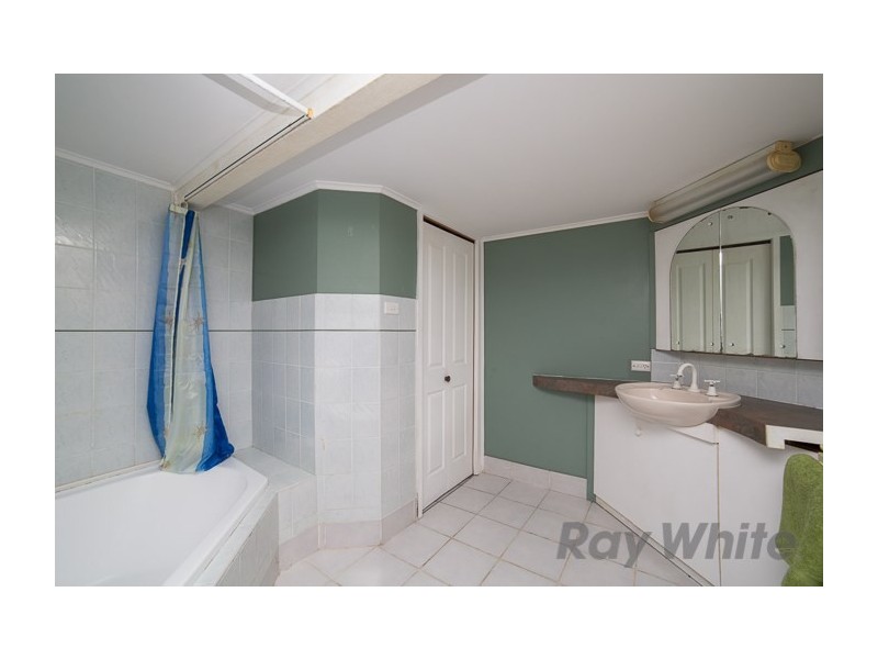 8 Regent Street, Tingira Heights NSW 2290