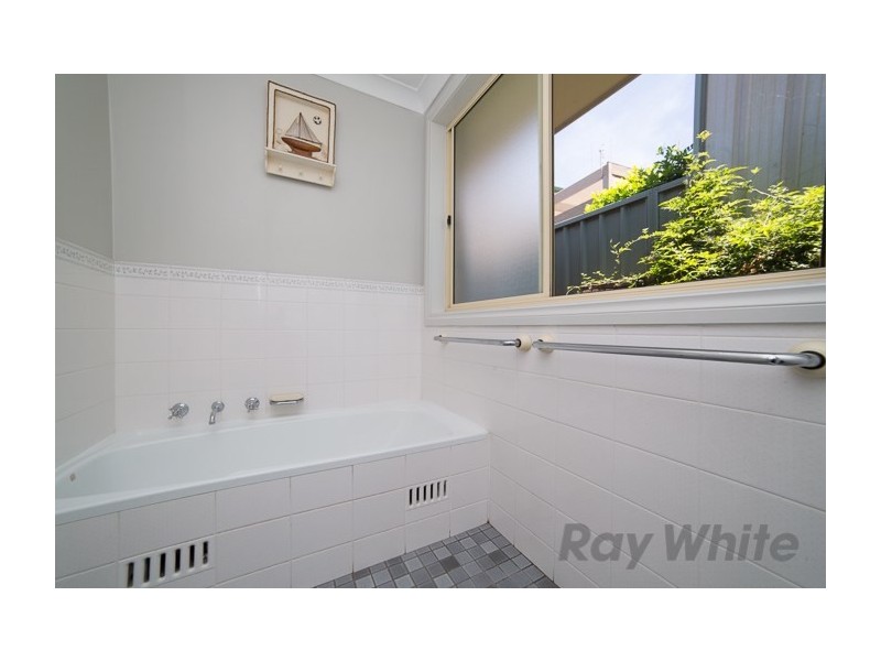 8 Archer Crescent, Maryland NSW 2287