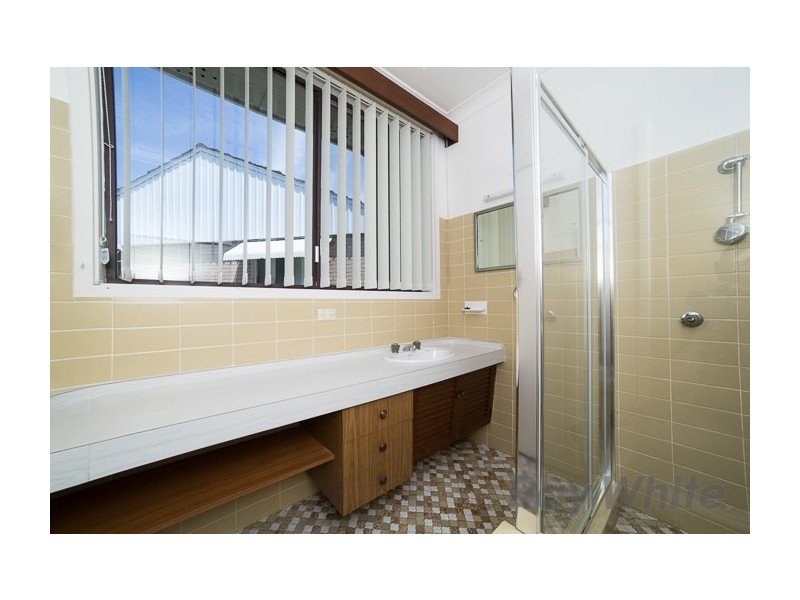 10 Aylward Street, Belmont NSW 2280