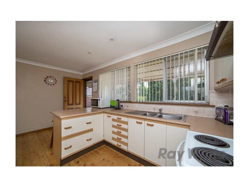 18 Cambronne Parade, Elermore Vale NSW 2287