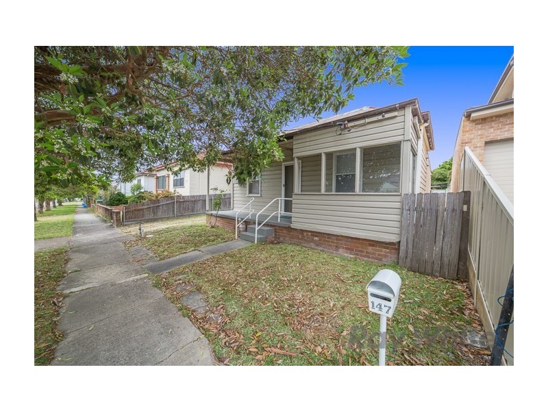 147 Young Road, Lambton NSW 2299