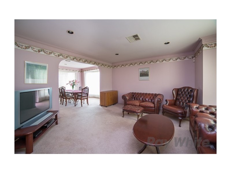 17 Ulverston Way, Lakelands NSW 2282