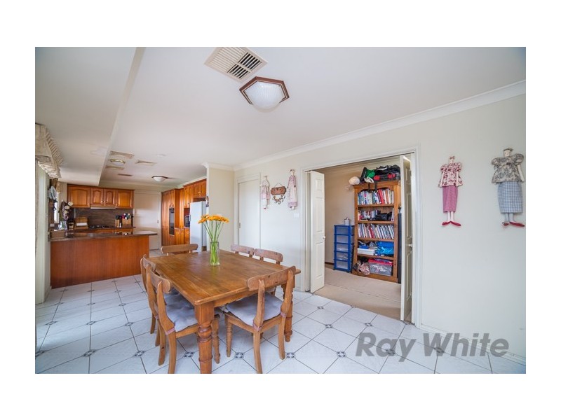 17 Ulverston Way, Lakelands NSW 2282