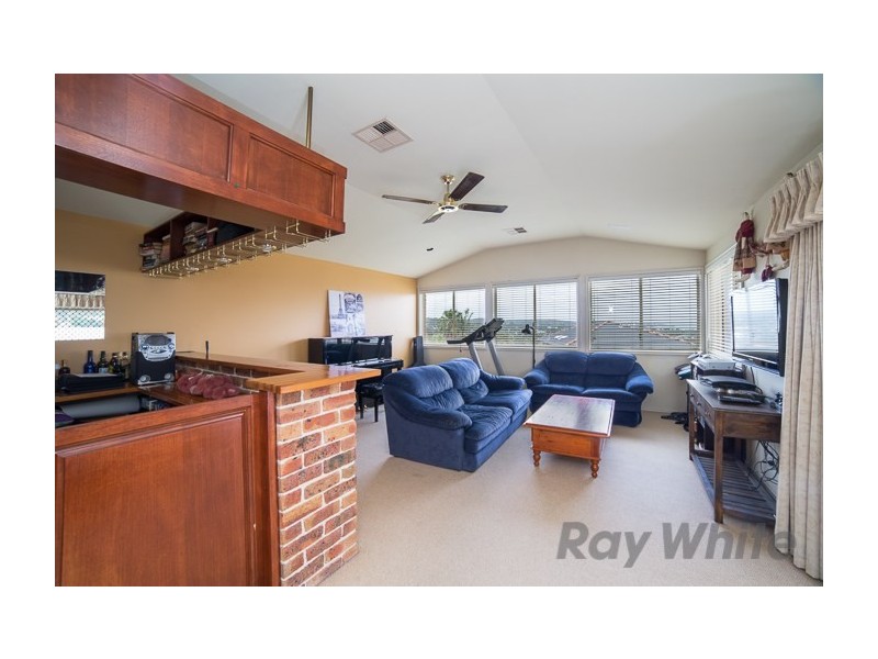 17 Ulverston Way, Lakelands NSW 2282