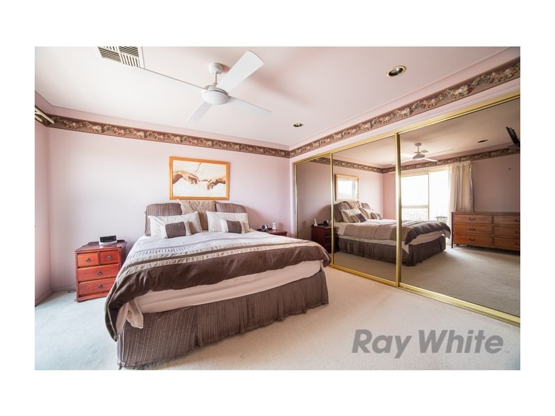 17 Ulverston Way, Lakelands NSW 2282